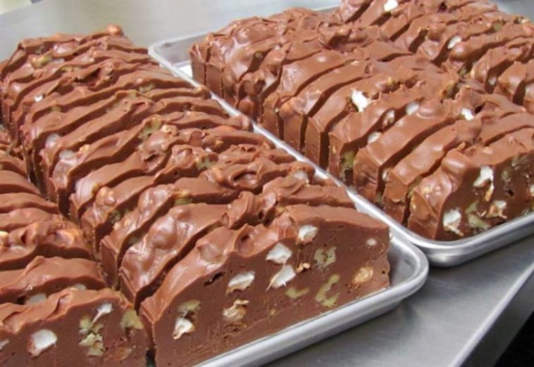 Best darn Brownies: Lunchroom Ladies 50-year-old recipe.
