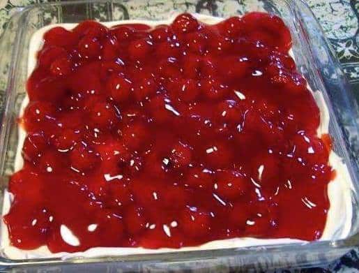 Yummy and Easy No-Bake Cherry Delight