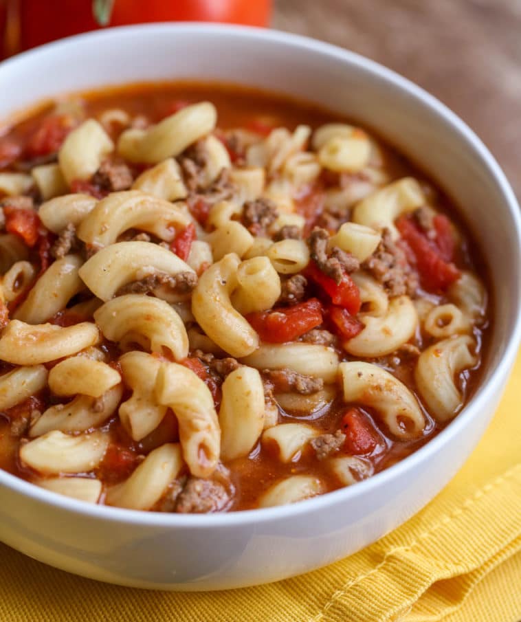 SLOW COOKER BEEF AND TOMATO MACARONI SOUP 1
