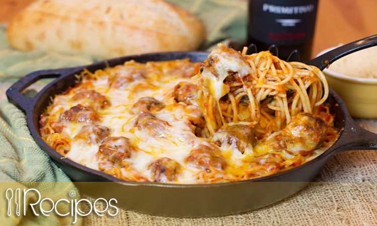 BAKED SPAGHETTI AND MEATBALLS ( WW SmartPoints : 14 )