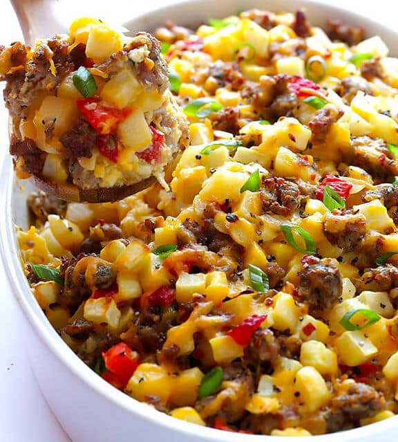 Easy Breakfast Casserole with Sausage, Hashbrowns and Eggs