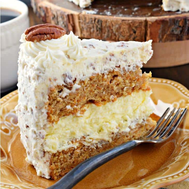 CARROT CAKE CHEESECAKE CAKE !
