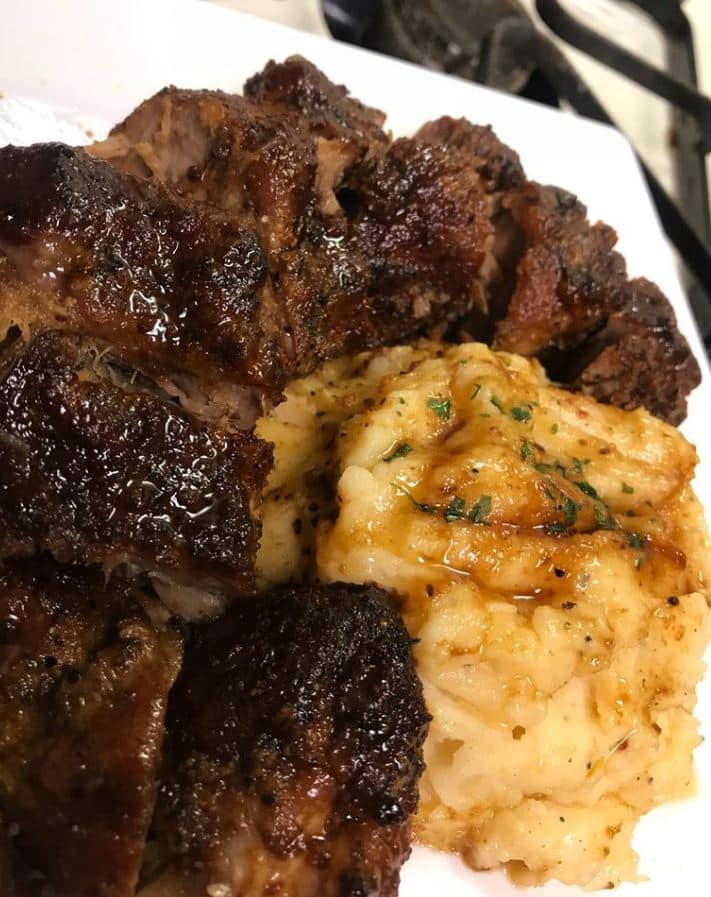 Slow Cooker Country Ribs with Mashed Potatoes