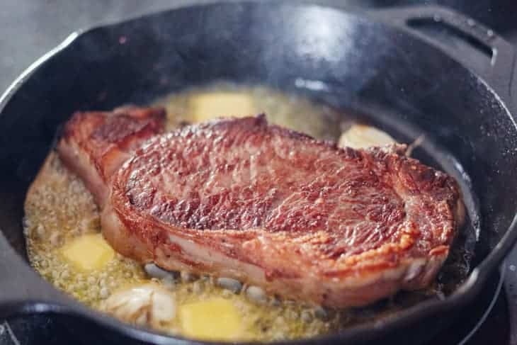 HOW TO MAKE A STEAK ON THE STOVE?