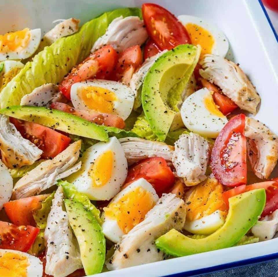 Chicken Avocado + Egg Salad – A QUICK Lunch Idea