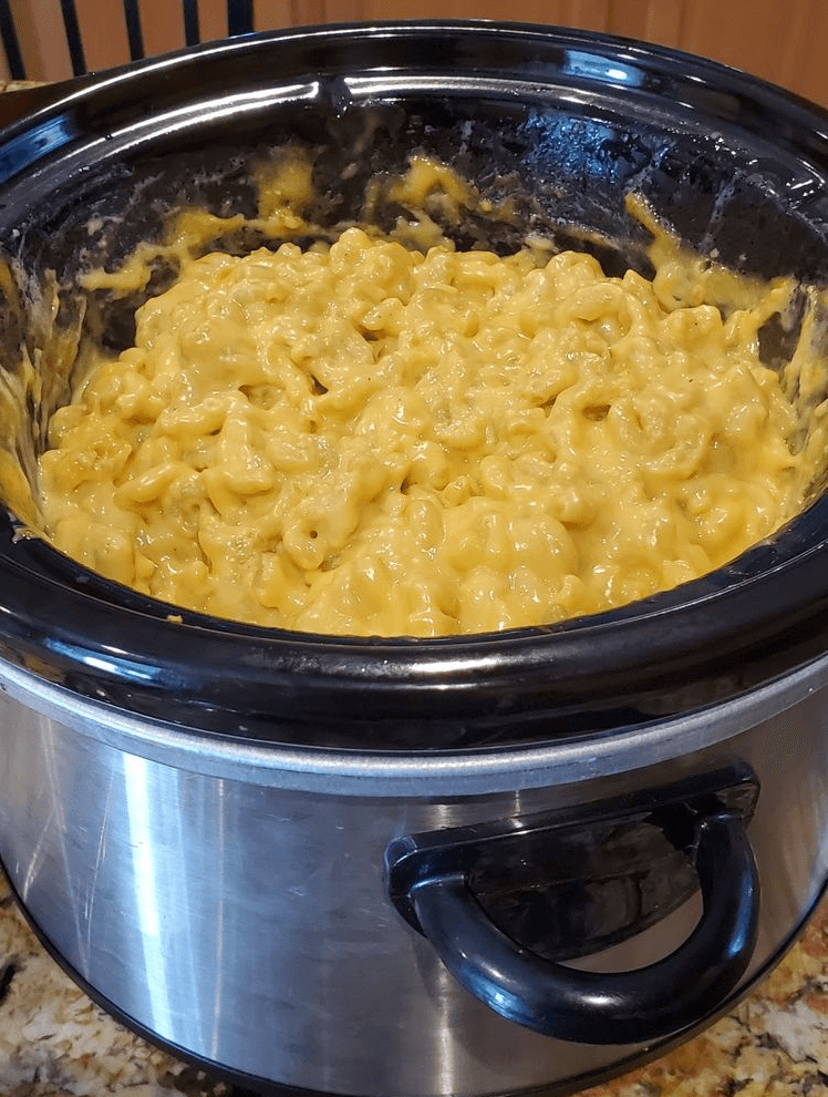 The Easiest Slow Cooker Macaroni And Cheese