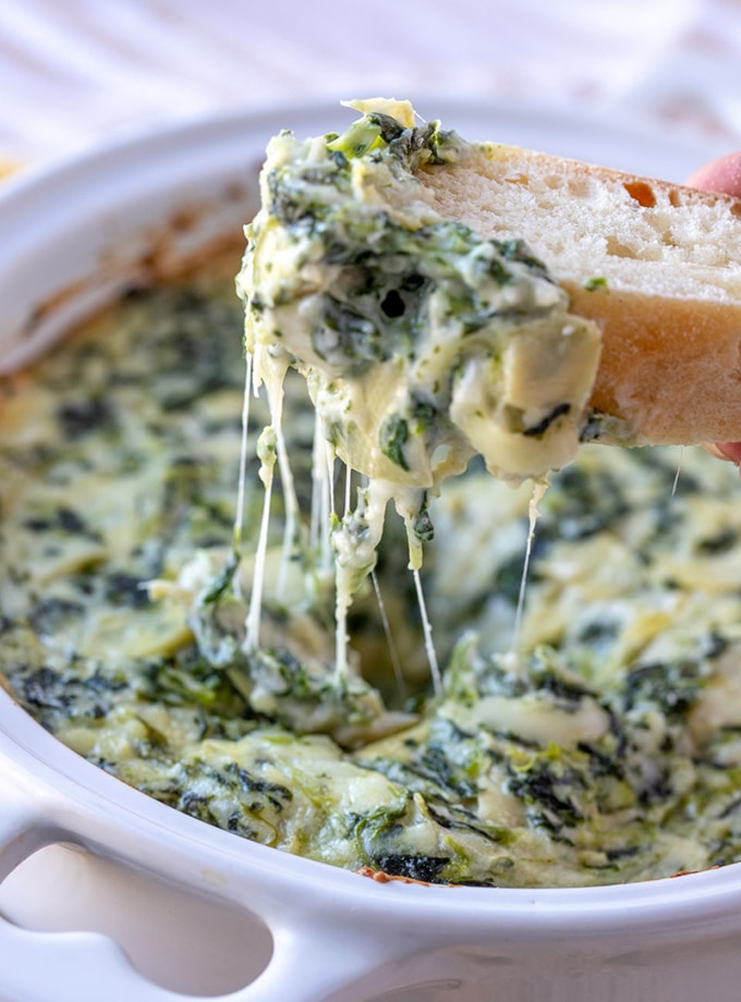 Cheesy Spinach and Artichoke Dip