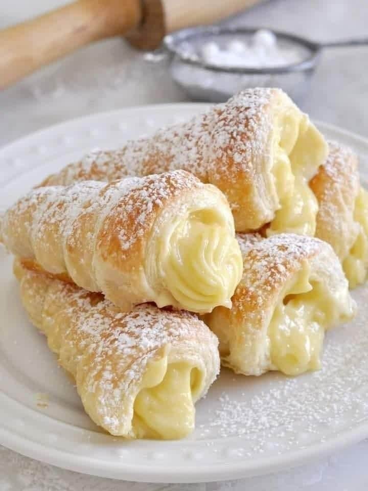 Italian-Cream-Stuffed-Cannoncini-Recipe*