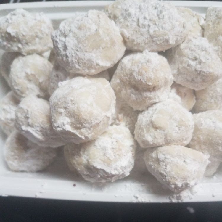 EASY SNOWBALL COOKIES 1