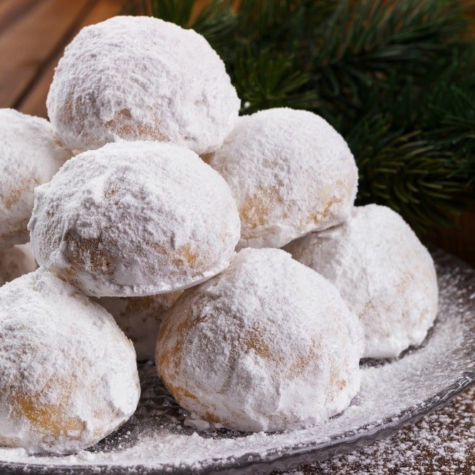 Snowball Cookies That Melt In Your Mouth! 1