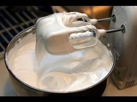 7 Minute Frosting (Foolproof Recipe)