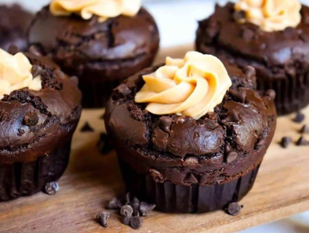 Chocolate Muffins with Peanut Butter Mousse