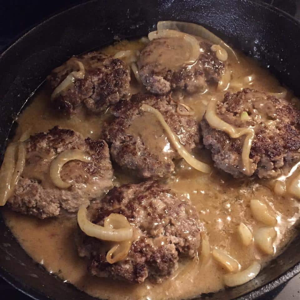 HOW TO MAKE HAMBURGER STEAK WITH ONIONS AND GRAVY