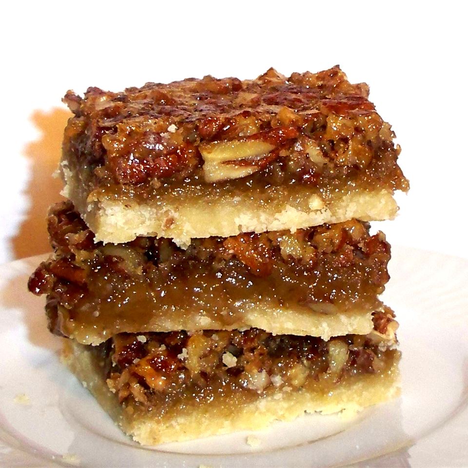PIE LOVERS WILL GO NUTS FOR THESE PECAN PIE BARS