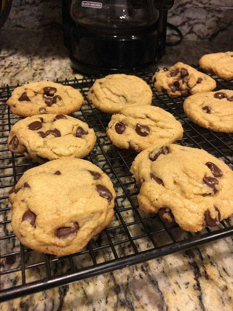 THIN AND CRISPY CHOCOLATE CHIP COOKIES