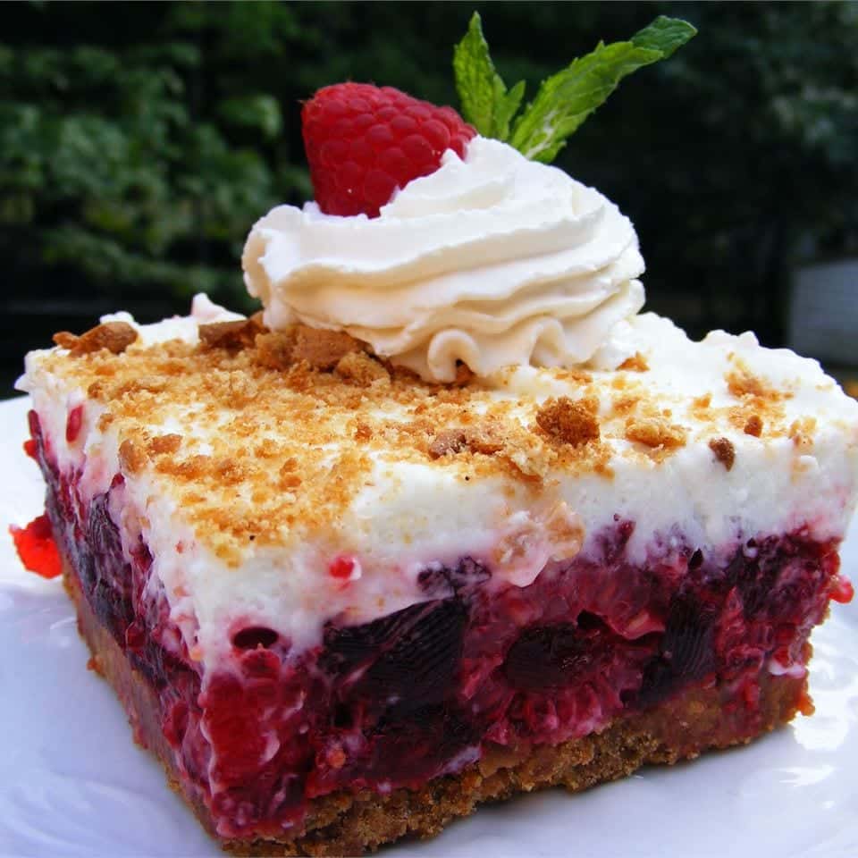 THIS RASPBERRY ICEBOX CAKE IS PERFECT FOR HOT DAYS & NIGHTS