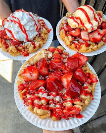Love funnel cakes￼￼