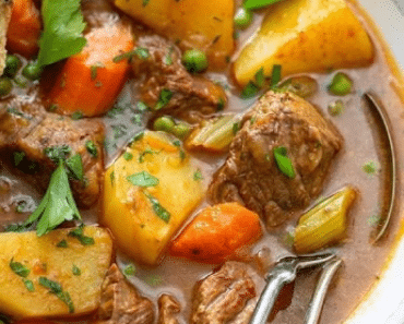 Old Fashioned Beef Stew￼￼