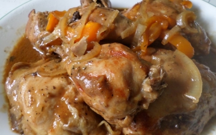 Sweet and Saucy Chicken in a Crock Pot￼