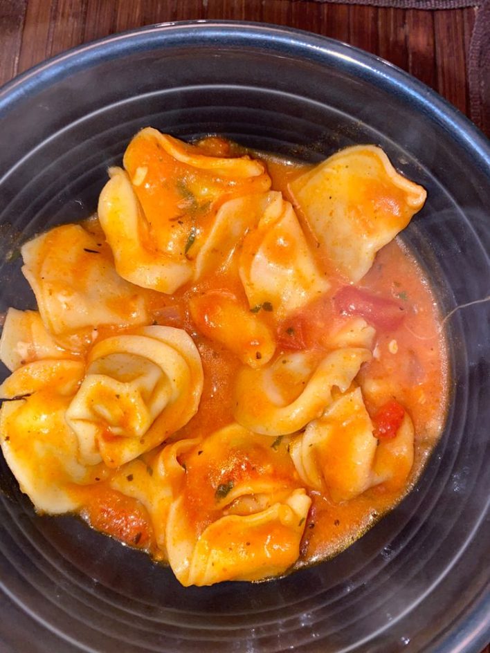 ONEPOT CREAMY TOMATO TORTELLINI SOUP the kind of cook recipe