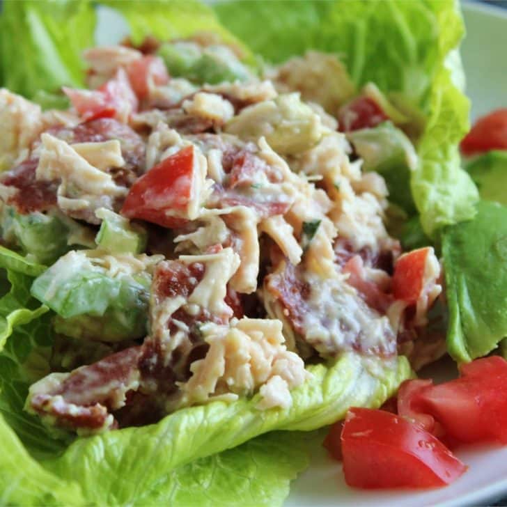 WE CAN’T GET ENOUGH OF THIS BLT CHICKEN SALAD￼