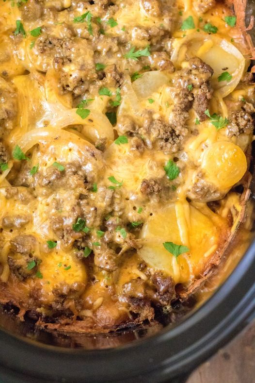 Slow Cooker Beef and Potato Au Gratin