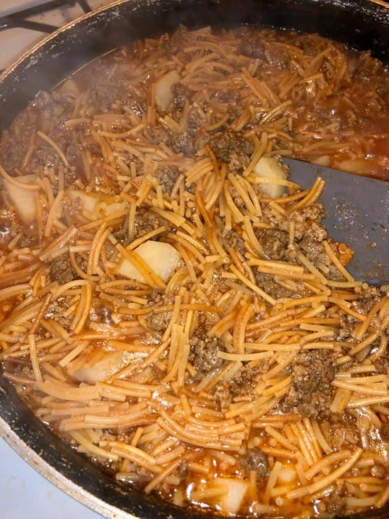 Fideo with potatoes and ground beef￼￼