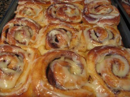 THE PIONEER WOMAN’S CINNAMON ROLLS – PERFECT FOR FAMILY BREAKFAST!