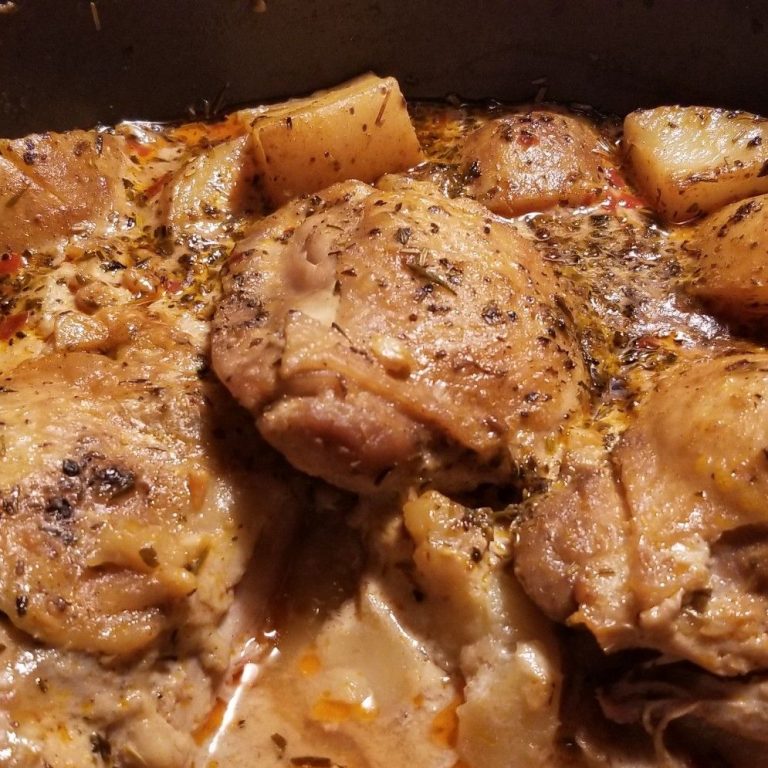 ONE PAN CHICKEN AND POTATOES WITH GARLIC PARMESAN SPINACH CREAM SAUCE