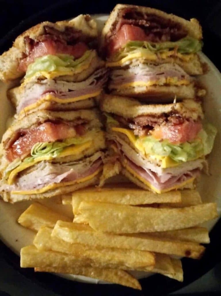 SANDWICH AND FRIES