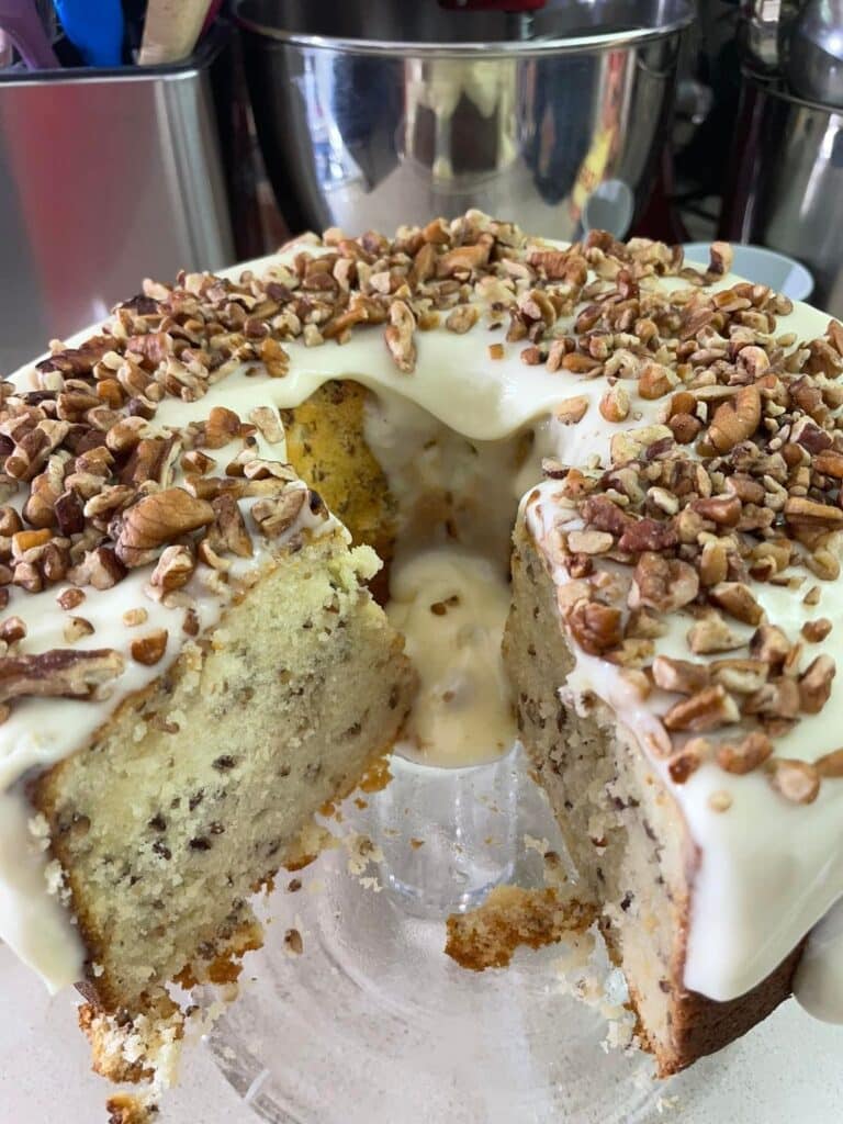 OLD SCHOOL BUTTER PECAN POUND CAKE￼