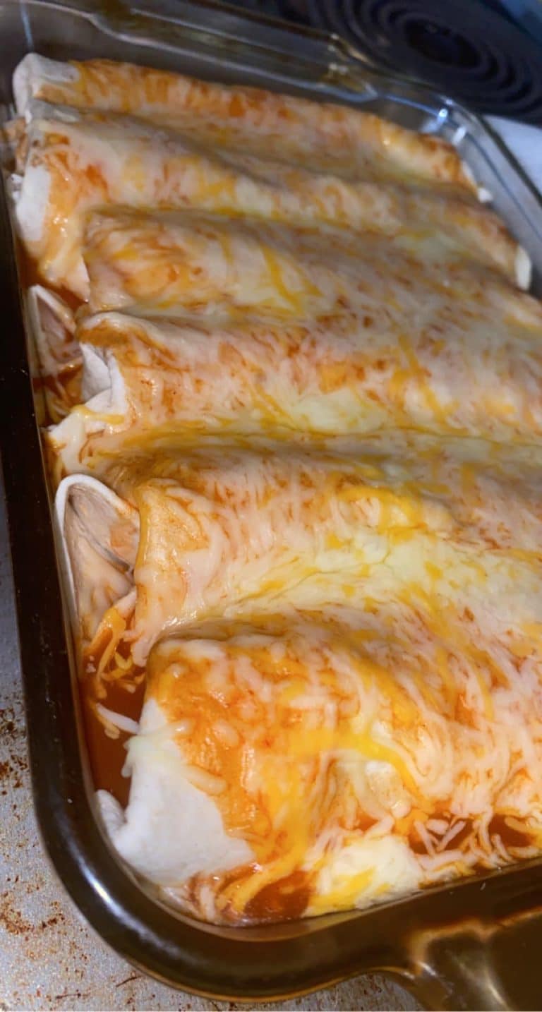 Cream Cheese Chicken Enchiladas are a wonderful dinner for a weeknight.￼