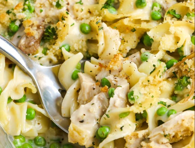Easy Chicken Noodle Casserole - the kind of cook recipe