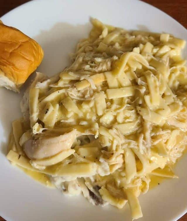 Comforting Chicken & Noodles Crock Pot – Don’t Miss Out! 1
