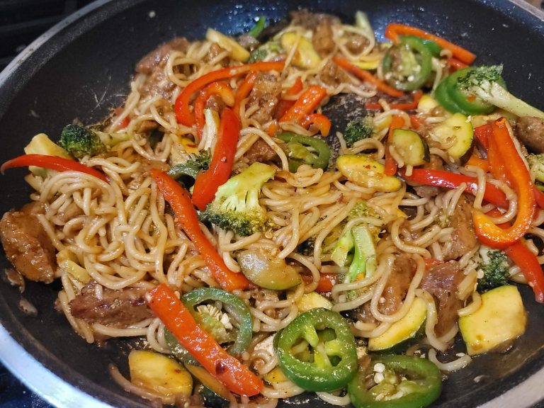 Made spicy stir fry from scratch. Yes I forgot the seeds in the jalapeno 10/10 ⭐
