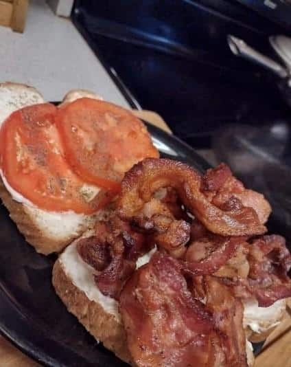 homemade Grilled Bacon-Tomato Sandwiches Meal