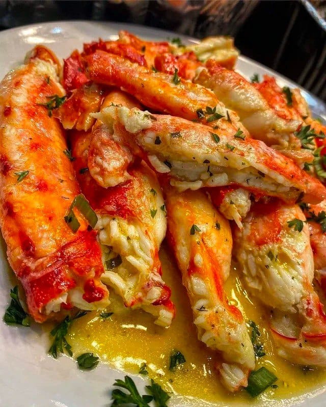 Baked Crab Legs in Butter Sauce 1