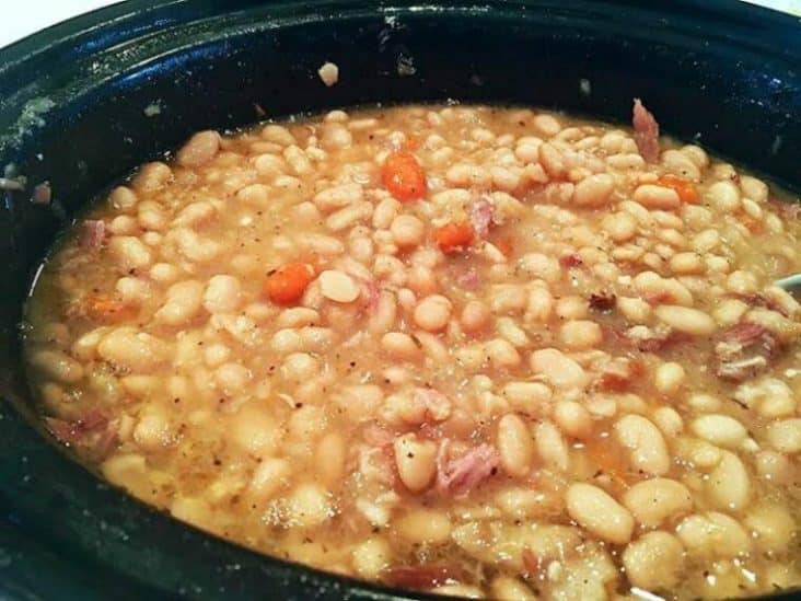 Savory Slow-cooked Northern Beans 1