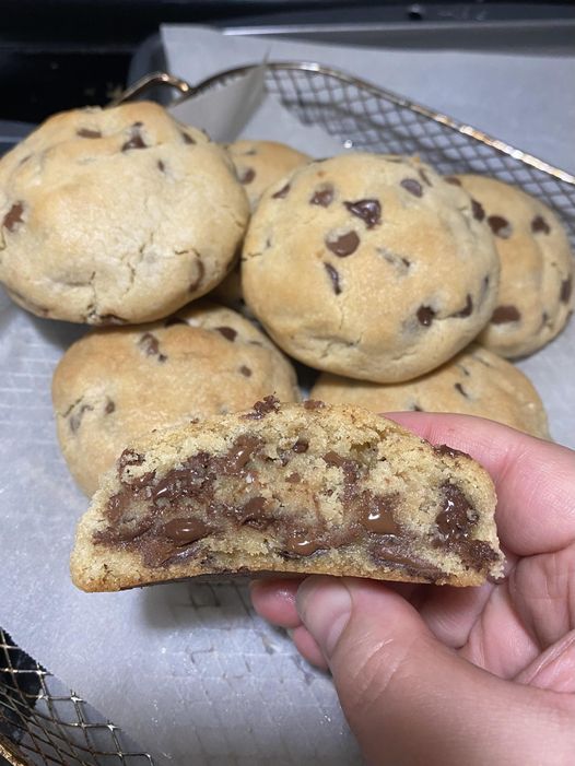 NYC style chocolate chip cookies