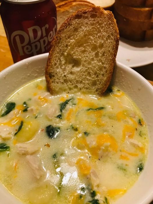 Olive Garden Copycat Chicken & Gnocchi Soup