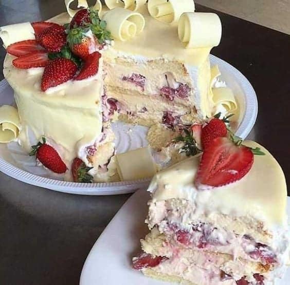 Strawberry Milk Cake 1