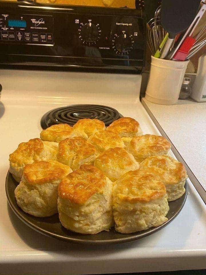 Homemade buttermilk biscuits 😍 OMG DON’T LOSE