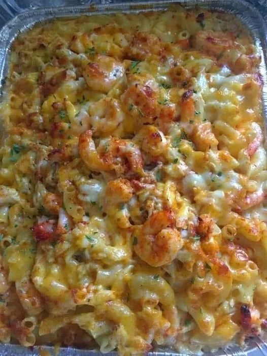 Delicious Lobster Crab Shrimp Macaroni Cheese in a creamy cheese sauce